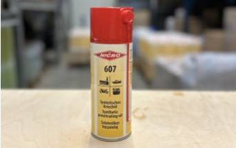 NICRO 607 400 ml Kúszóolaj   Szintetikus kúszóolaj aerosol